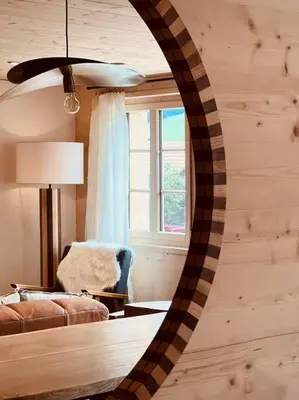 Ein Bett oder Betten in einem Zimmer der Unterkunft Hidden Retreats 1466 Edition
