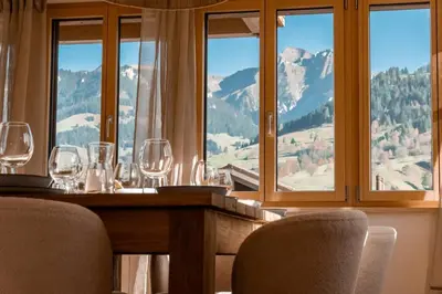 Ein allgemeiner Bergblick oder ein Berglick von der Ferienwohnung aus