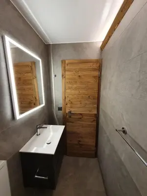 Ein Badezimmer in der Unterkunft Résidence Robin des Bois, Crans-Montana, luxueux appartement avec vue imprenable