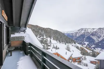 Ein allgemeiner Bergblick oder ein Berglick von der Ferienwohnung aus