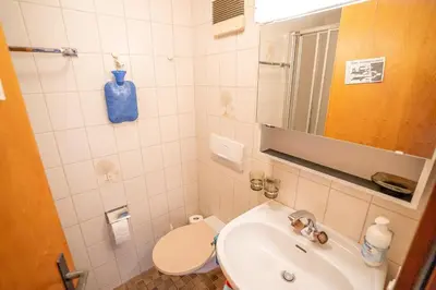 Ein Badezimmer in der Unterkunft Vieux Valais Heidi