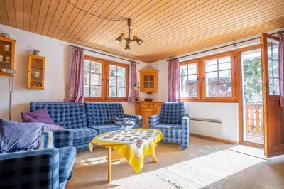Ein Sitzbereich in der Unterkunft Vieux Valais Heidi