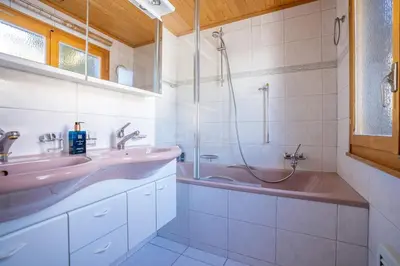 Ein Badezimmer in der Unterkunft Chalet Rübezahl 1 OG