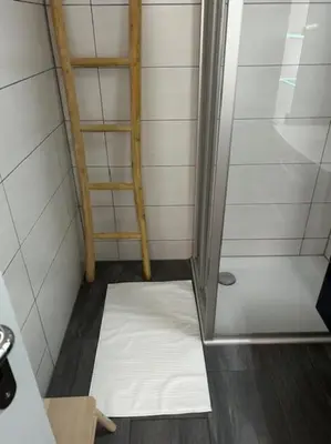 Ein Badezimmer in der Unterkunft Charmant appart, avec parking à quelques minutes du départ des télécabines