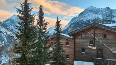 Ein allgemeiner Bergblick oder ein Berglick von der Ferienwohnung aus