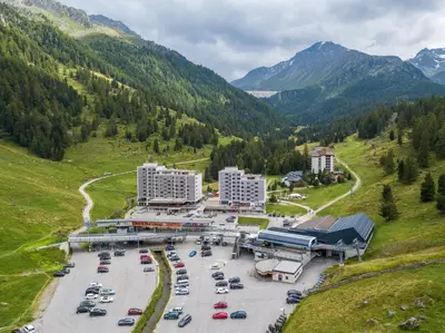Ein allgemeiner Bergblick oder ein Berglick von der Ferienwohnung aus