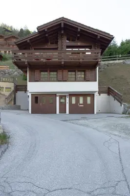 Das Gebäude in dem sich das Chalet befindet