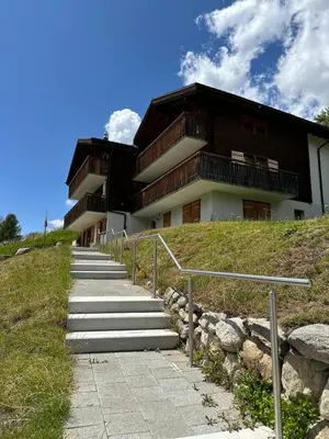 Das Gebäude in dem sich die Ferienwohnung befindet