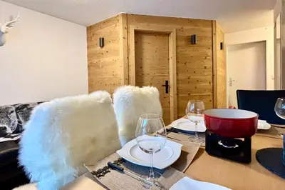 Ein Sitzbereich in der Unterkunft Chalet Lärchenheim, central SaasFee close to AlpinExpress