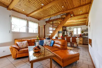Ein Sitzbereich in der Unterkunft Swiss Holiday House