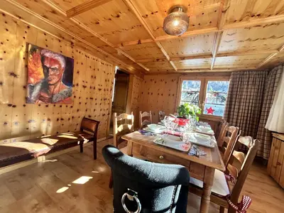 Ein Sitzbereich in der Unterkunft Cozy Room in Cozy Shared Flat - Prime Zermatt Location