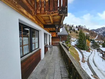 Ein allgemeiner Bergblick oder ein Berglick von des Chalets aus