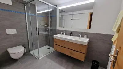 Ein Badezimmer in der Unterkunft Chalet La Sapinière