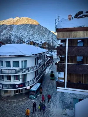 Ein allgemeiner Bergblick oder ein Berglick von der Ferienwohnung aus