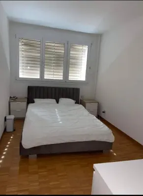 Ein Bett oder Betten in einem Zimmer der Unterkunft Sherd room in apartment