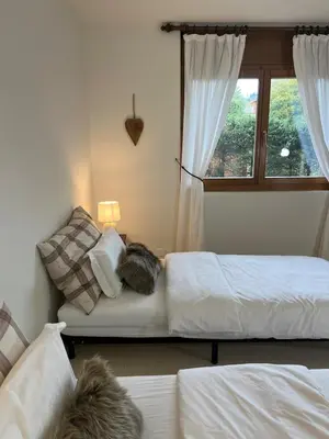 Ein Bett oder Betten in einem Zimmer der Unterkunft Apartment with a garden, close to golf