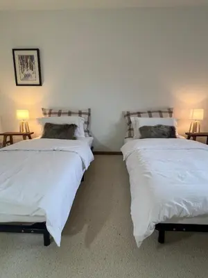 Ein Bett oder Betten in einem Zimmer der Unterkunft Apartment with a garden, close to golf