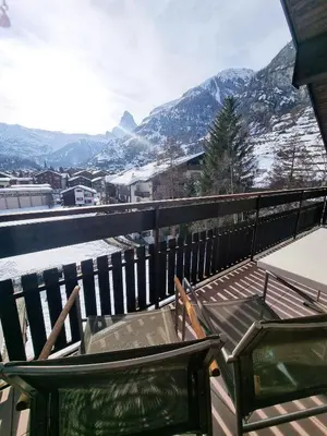 Ein allgemeiner Bergblick oder ein Berglick von der Ferienwohnung aus