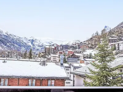 Ein allgemeiner Bergblick oder ein Berglick von der Ferienwohnung aus