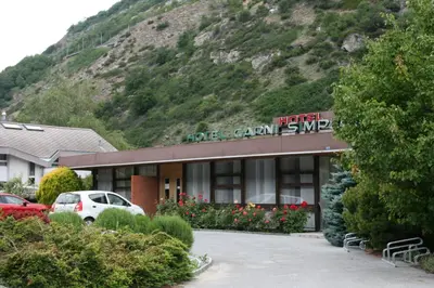 Ein allgemeiner Bergblick oder ein Berglick von des Hotels aus