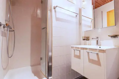 Ein Badezimmer in der Unterkunft Meinaz W 030 - QUIET apartment 7 pers