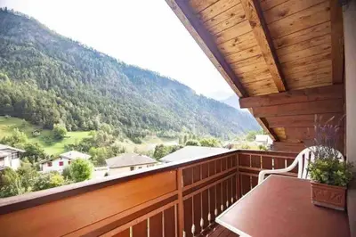 Ein allgemeiner Bergblick oder ein Berglick von der Ferienwohnung aus