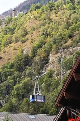 Ein allgemeiner Bergblick oder ein Berglick von der Ferienwohnung aus