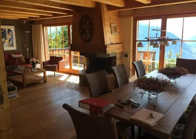 Ein Sitzbereich in der Unterkunft Beautiful chalet with exceptional view
