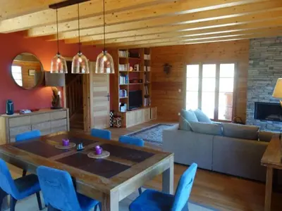 Ein Sitzbereich in der Unterkunft Chalet in Les Masses with ski storage
