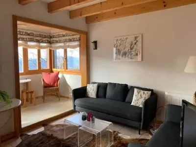Ein Sitzbereich in der Unterkunft Chalet in Veysonnaz with swimming pool