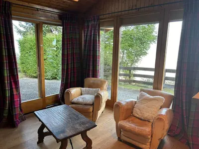 Ein Sitzbereich in der Unterkunft Pet-friendly chalet in Veysonnaz