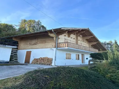 Das Gebäude in dem sich das Chalet befindet