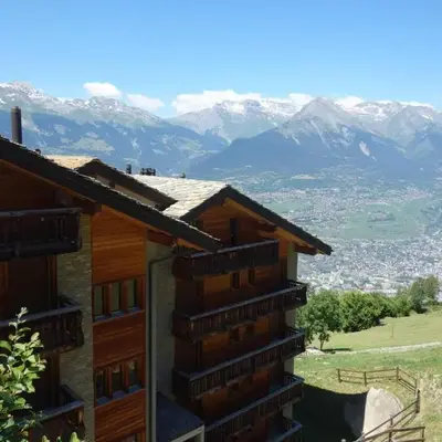 Charming Apartment With Valley View