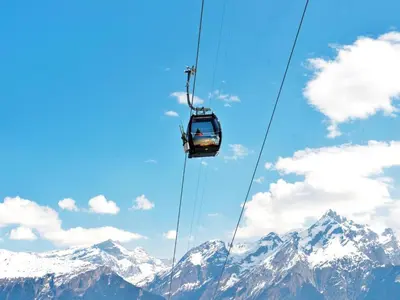 Ein allgemeiner Bergblick oder ein Berglick von der Ferienwohnung aus