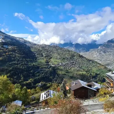 Flat in Veysonnaz near Ski Lift & Valley Views
