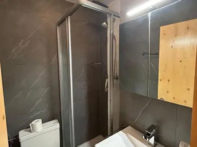 Ein Badezimmer in der Unterkunft Apartment in Swiss Alps near Cable Car