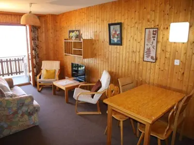 Ein Sitzbereich in der Unterkunft Apartment in Swiss Alps near Cable Car