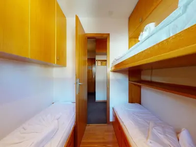 Ein Bett oder Betten in einem Zimmer der Unterkunft Apartment with front balcony