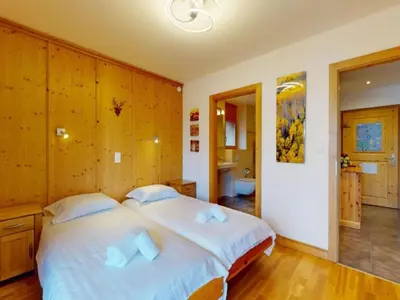 Ein Bett oder Betten in einem Zimmer der Unterkunft Centrally-located apartment for 6