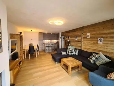 Küche/Küchenzeile in der Unterkunft Modern apartment with balcony, ski access