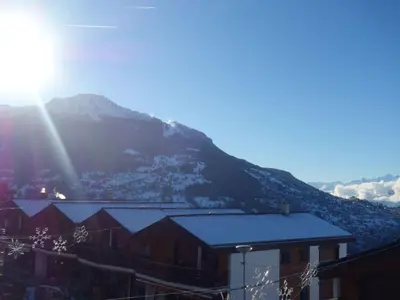 Ein allgemeiner Bergblick oder ein Berglick von der Ferienwohnung aus