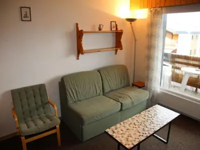 Ein Sitzbereich in der Unterkunft Studio in Veysonnaz by Ski Slopes & Gondola