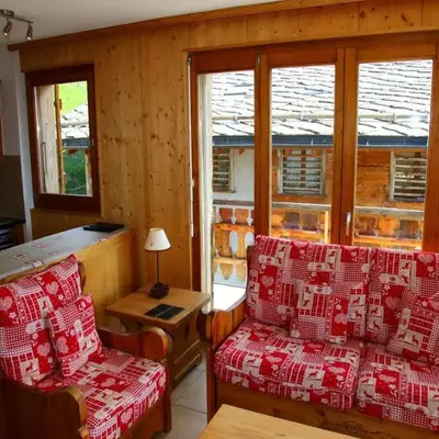 Cozy apartment with Rhône Valley view