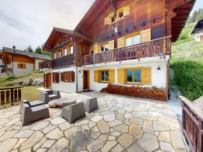 Das Gebäude in dem sich das Chalet befindet