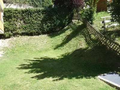 Ein Garten an der Unterkunft Apartment in Veysonnaz with Private Balcony