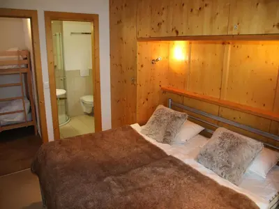 Ein Bett oder Betten in einem Zimmer der Unterkunft Traditional apartment with balcony