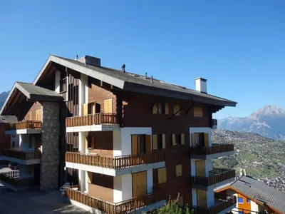 Ein allgemeiner Bergblick oder ein Berglick von der Ferienwohnung aus
