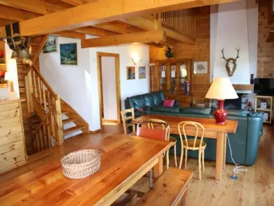 Ein Sitzbereich in der Unterkunft Chalet in Veysonnaz with mountain view