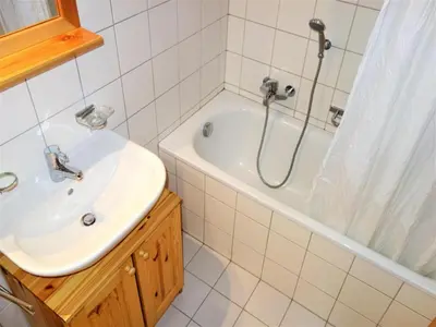 Ein Badezimmer in der Unterkunft Flat in Nendaz near Ski Lift & Slopes