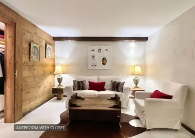Ein Sitzbereich in der Unterkunft 7-bedroom Chalet Private Pool and Stunning Views